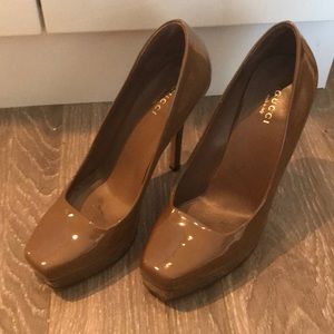 Gucci patent camel color heel, size 37